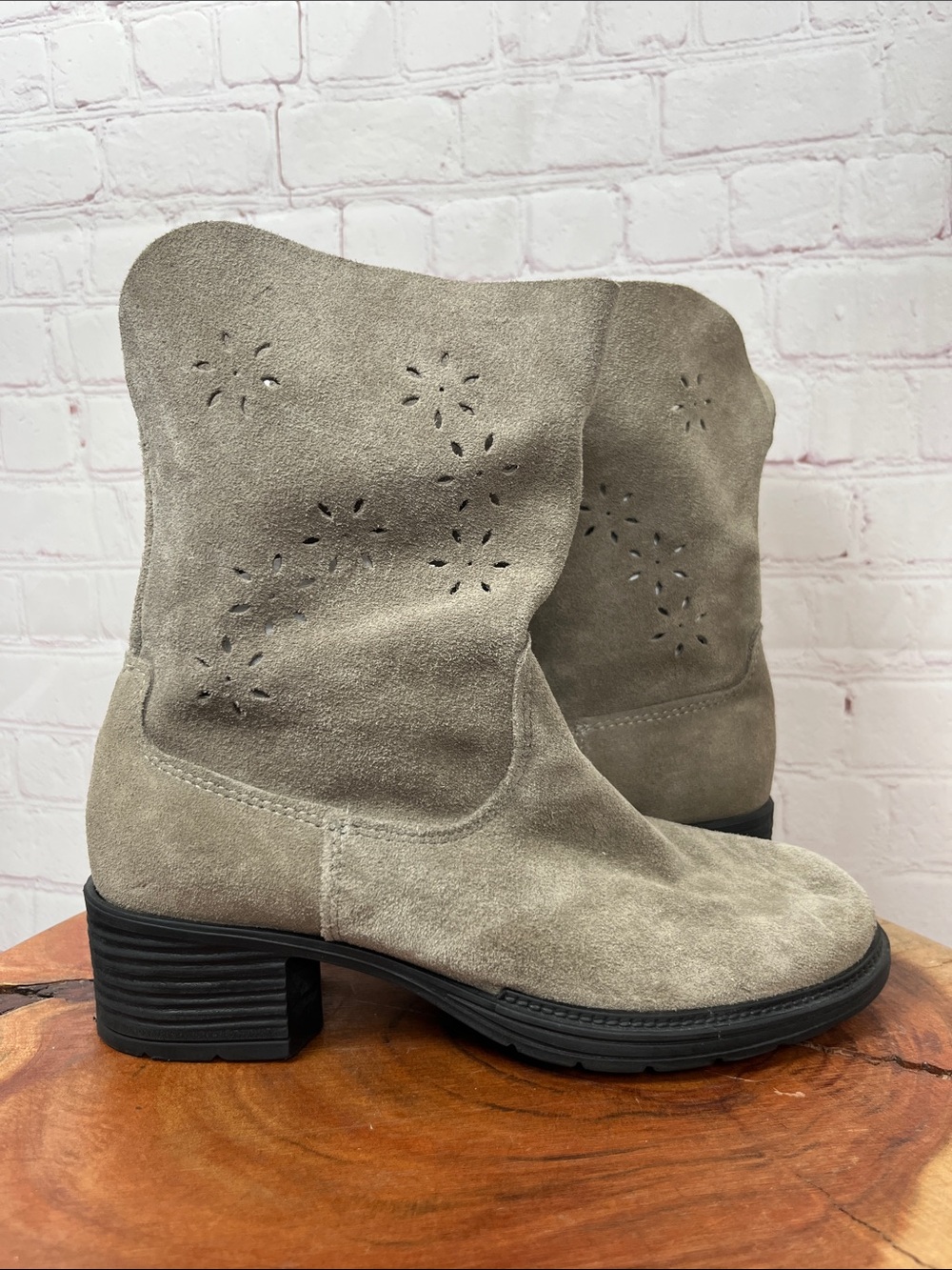 Martino Canada Grey Suede Boots